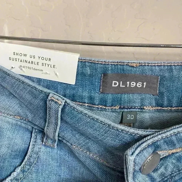 DL1961 Wallace High Rise Vintage Jeans Size 30 - Picture 10 of 15